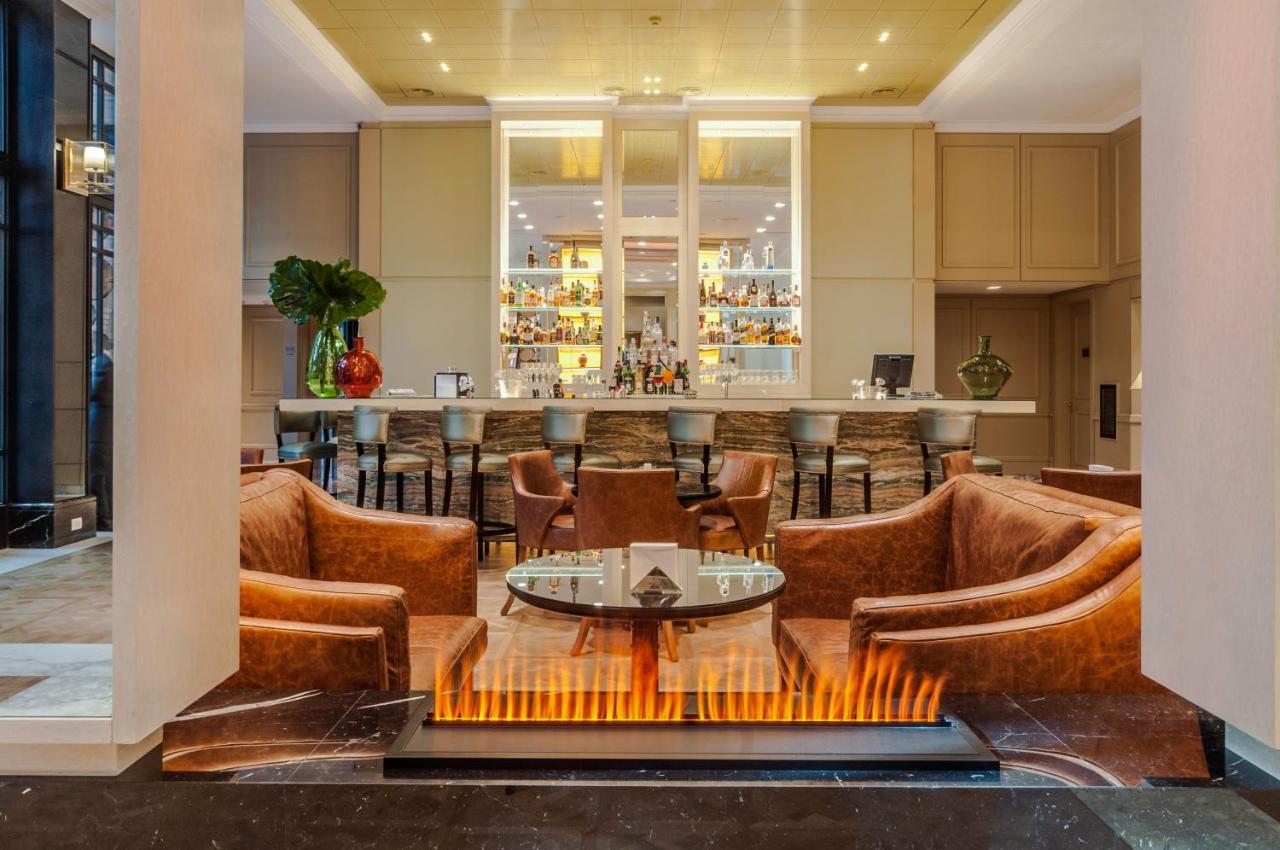 Alvear Icon Hotel Buenos Aires Extérieur photo The bar at the hotel